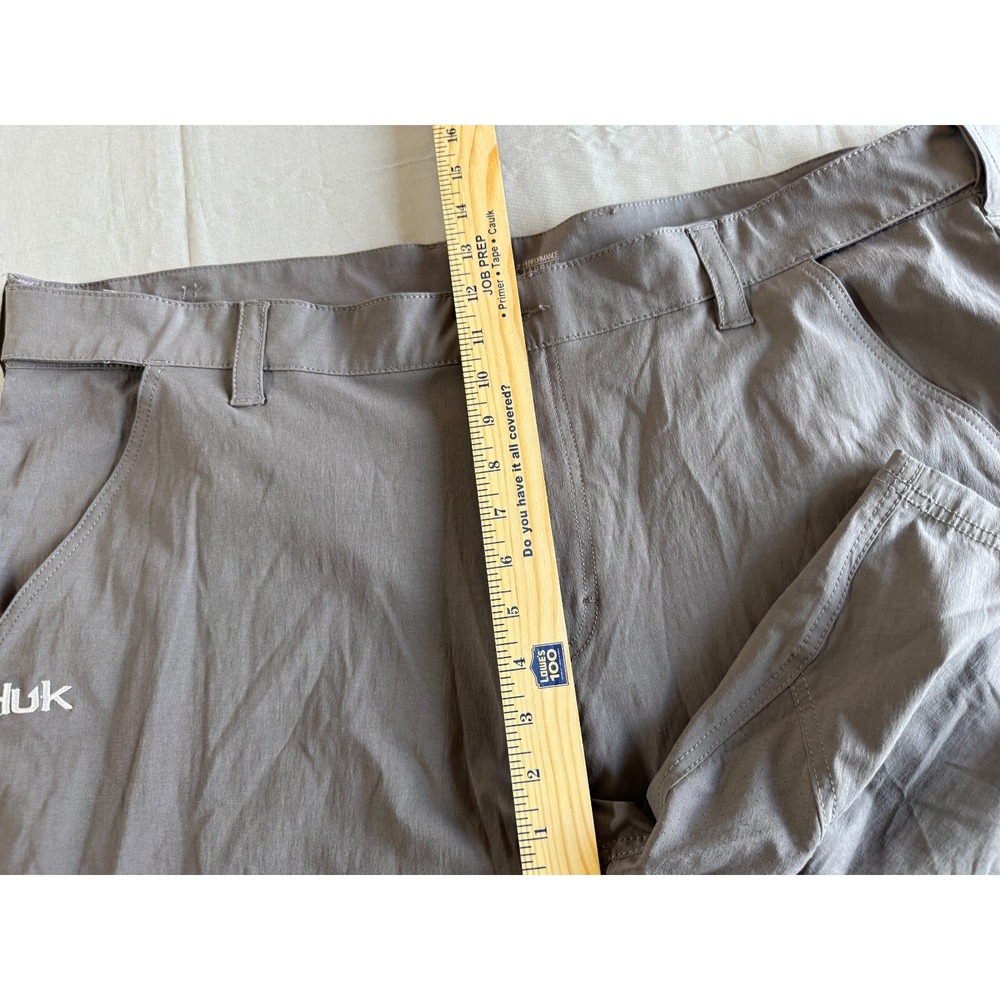 Huk Shorts Mens 2XL Gray Cargo Next Level Performance Stretch Fishing Adjustable - Picture 6 of 12